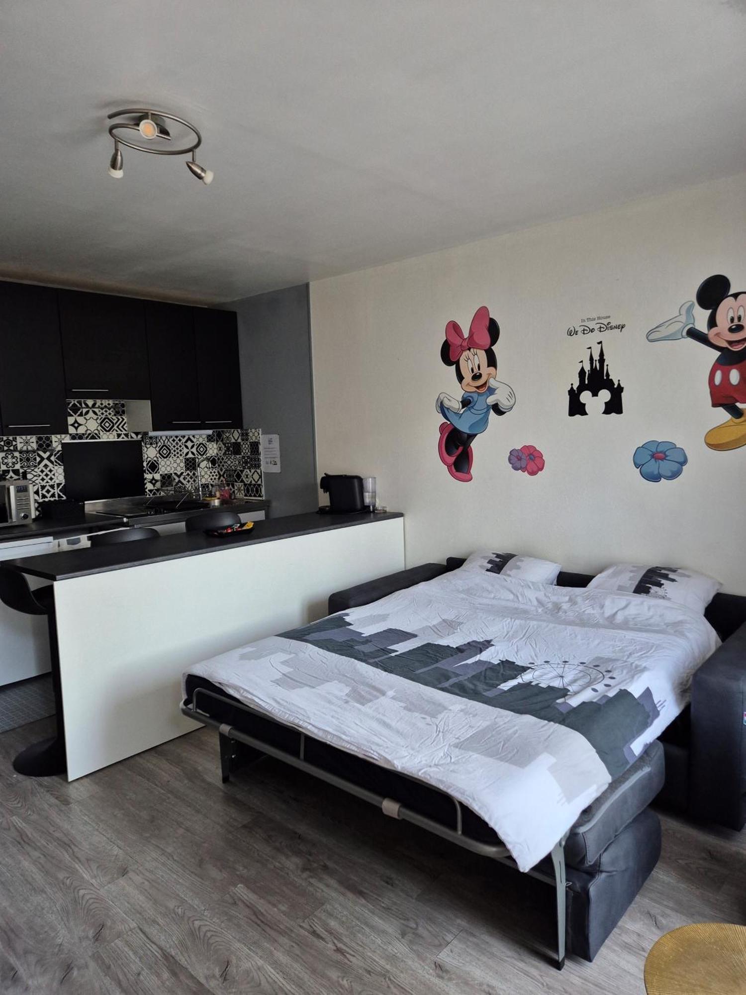 Studio A 2 Pas De Disneyland Esbly Exteriör bild