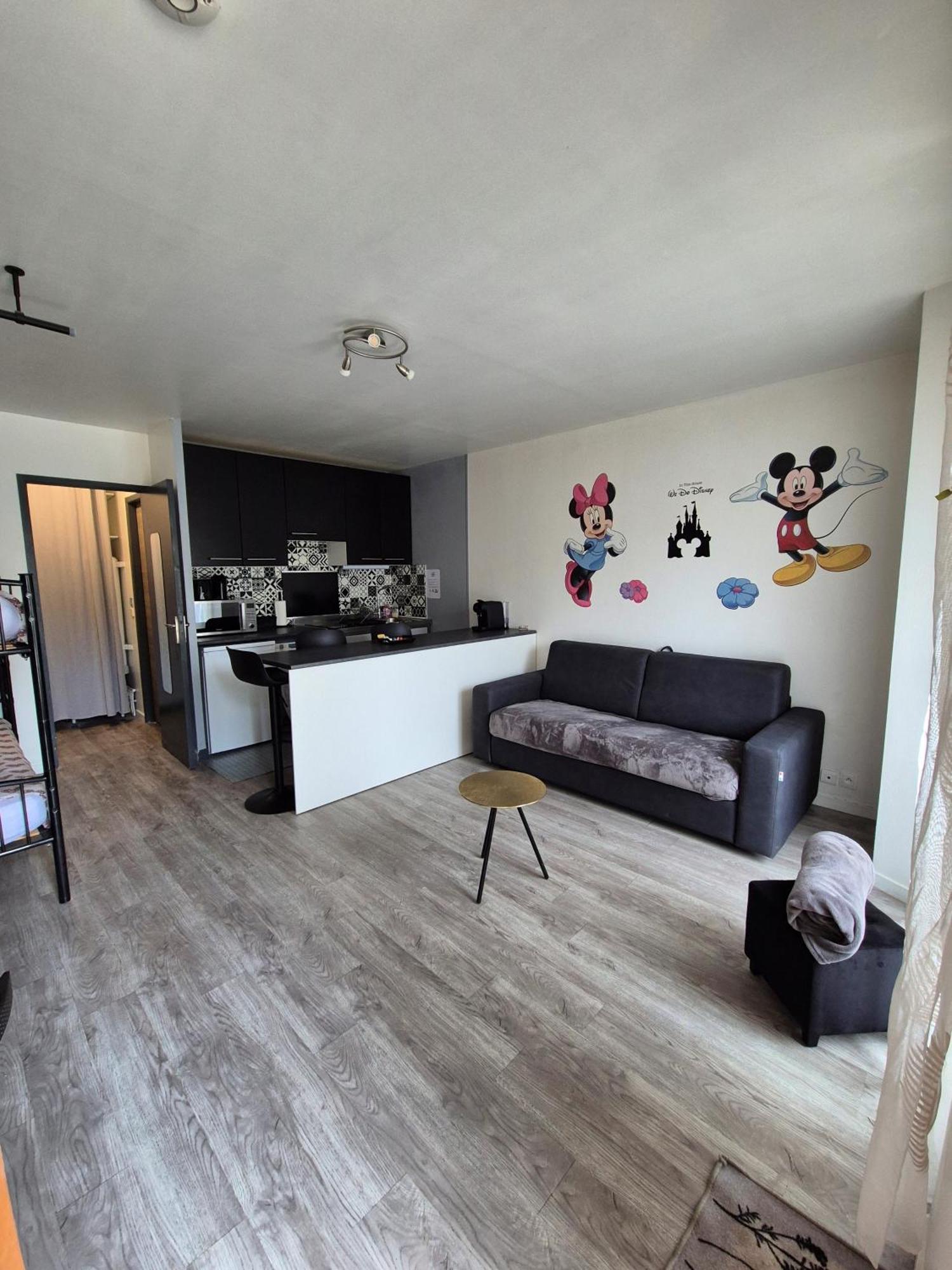 Studio A 2 Pas De Disneyland Esbly Exteriör bild